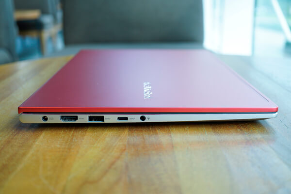 body tipis asus vivobook S14 S433