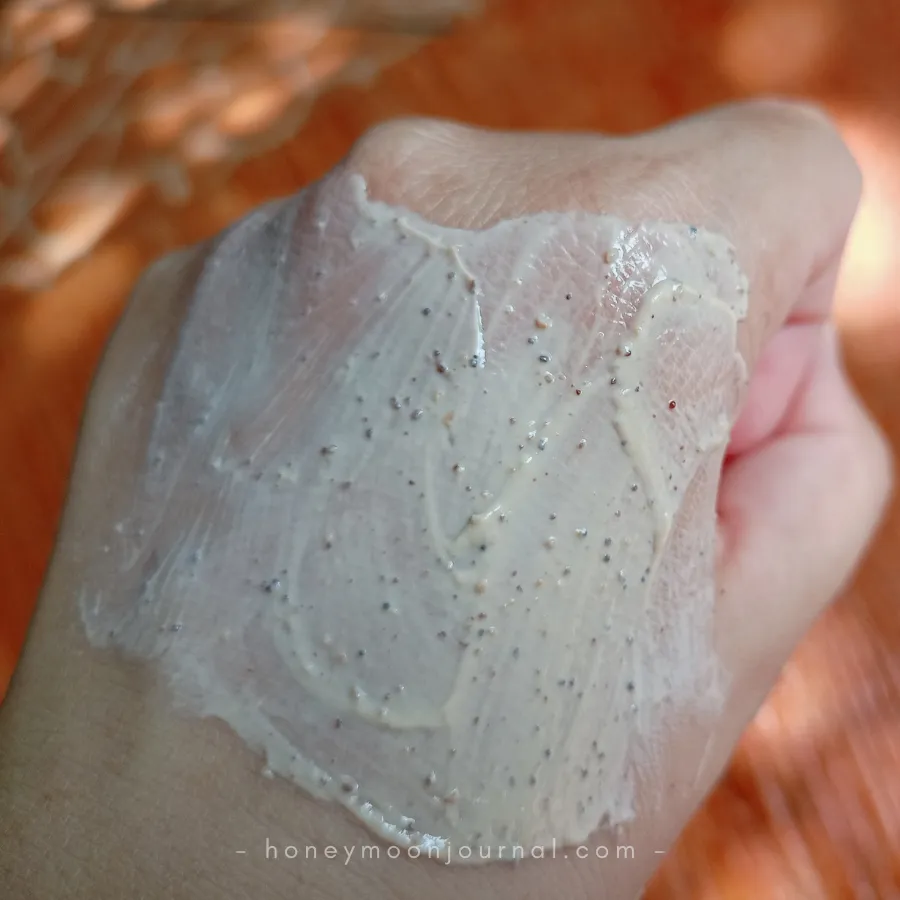 pemakaian turmeric exfoliator and mask adeena